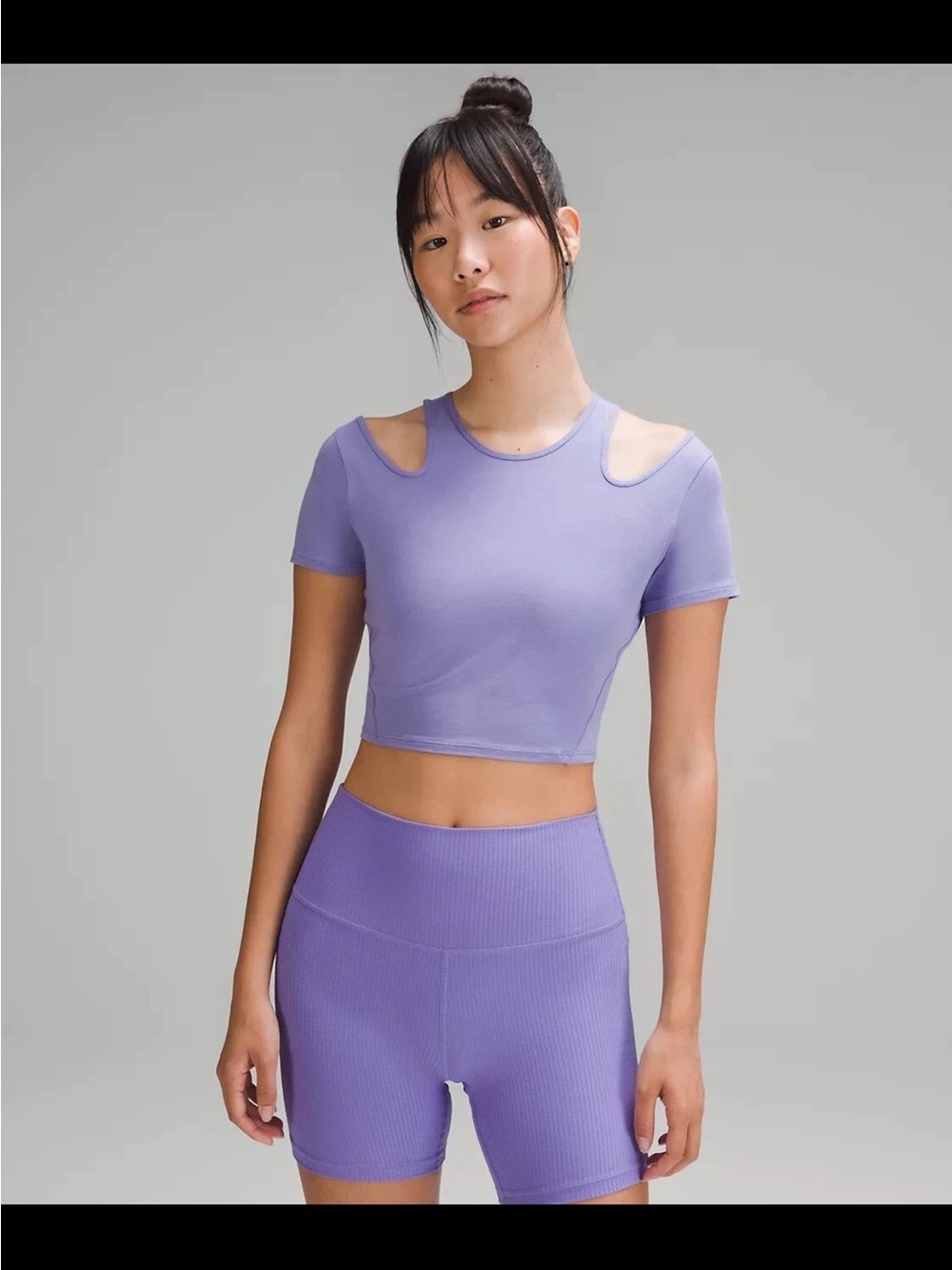 Lululemon Shoulder Cut Out Yoga T shirt color Lavender size 8